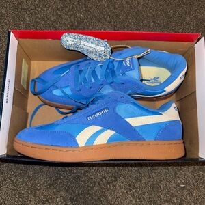 Reebok Classic Blue Gum Sole Sneakers NWT Size 8.5